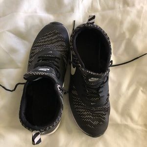 Women’s Nike Air max thea